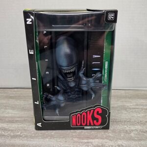 Alien Xenomorph Nooks Vinyl Figure CultureFly Bookshelf Decor Collectible NEW